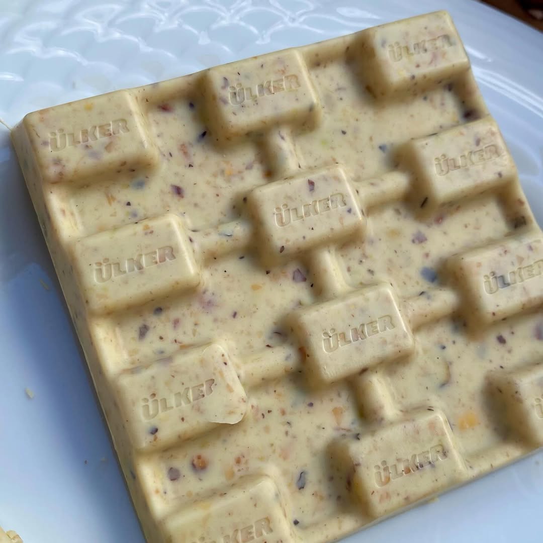 Ulker | White Square Chocolate with Sobyet Baklava - TryAladdin