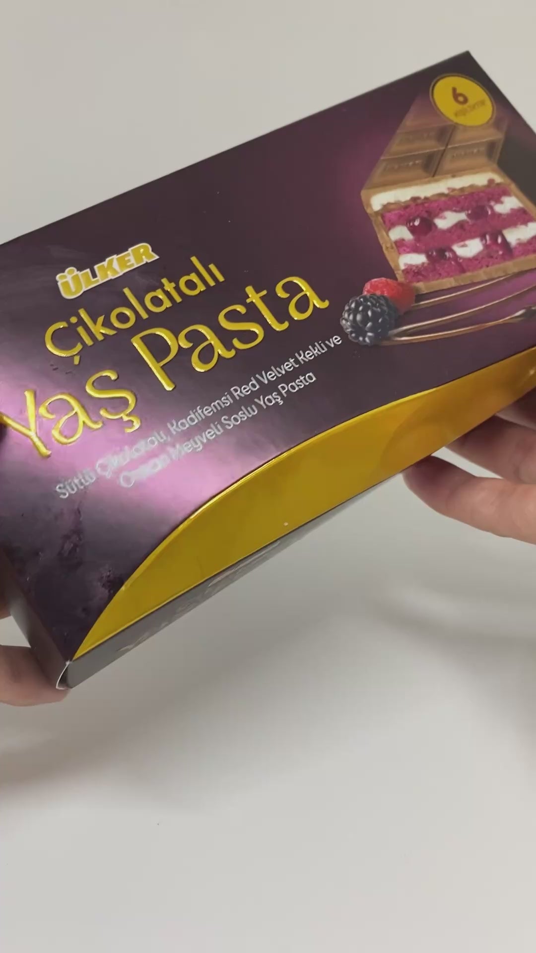 Ulker Chocoladereep met gemengde bessenvulling (Cikolatali Yas Pasta)