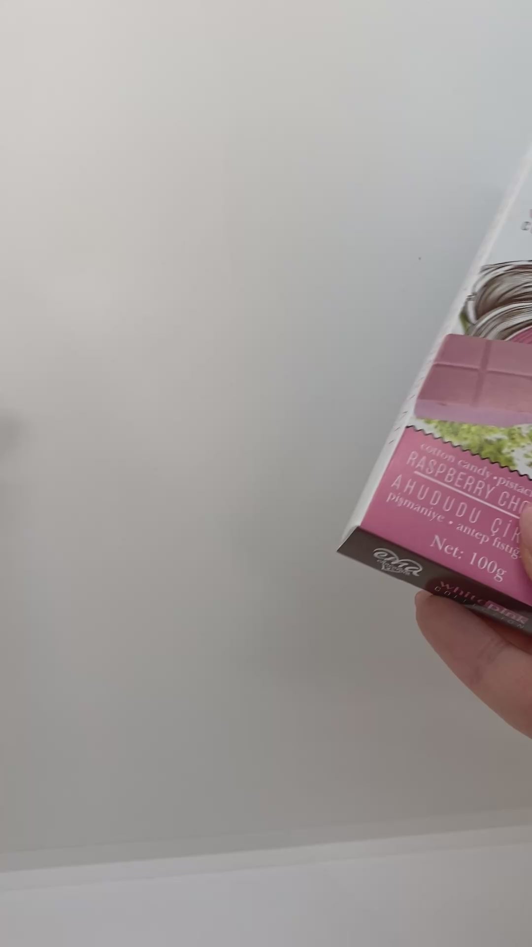 Engelshaar Frambozen Chocolade met Pistache & Suikerspin - 100gr